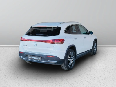 5 - Mercedes-Benz EQA Cascioli Group