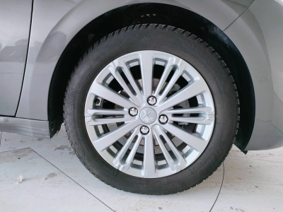 8 - Peugeot 208 Cascioli Group