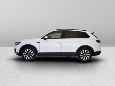 3 - Volkswagen Touareg Cascioli Group