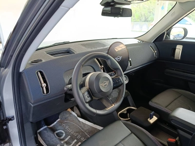 7 - MINI Countryman Cascioli Group