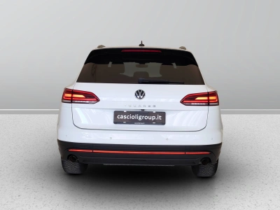 4 - Volkswagen Touareg Cascioli Group