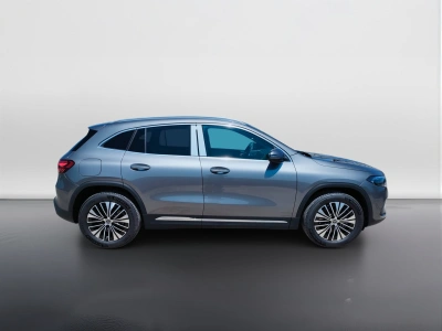 7 - Mercedes-Benz EQA Cascioli Group