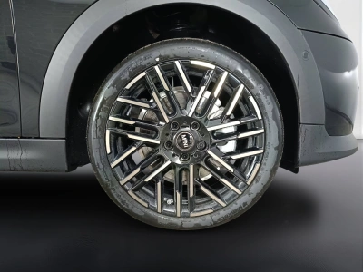 7 - MINI Cooper Cascioli Group