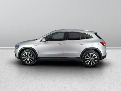 3 - Mercedes-Benz GLA Cascioli Group