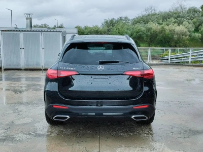 4 - Mercedes-Benz GLC Cascioli Group