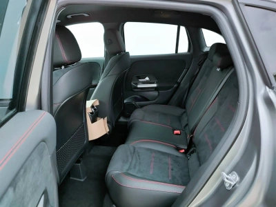 10 - Mercedes-Benz GLA Cascioli Group