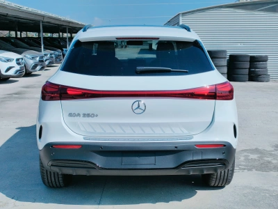 4 - Mercedes-Benz EQA Cascioli Group