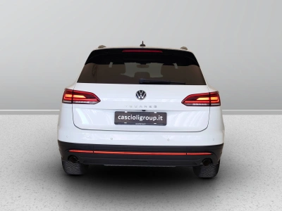 4 - Volkswagen Touareg Cascioli Group