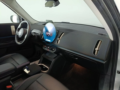 10 - MINI Countryman Cascioli Group