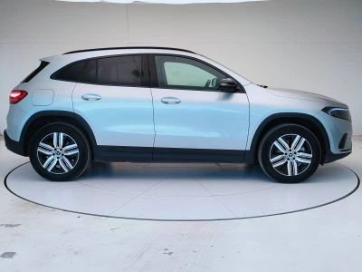 7 - Mercedes-Benz EQA Cascioli Group