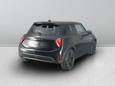 4 - MINI Cooper Cascioli Group