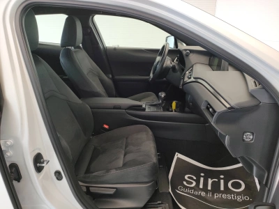 9 - Lexus UX Cascioli Group