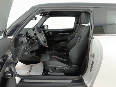 8 - MINI Cooper Cascioli Group