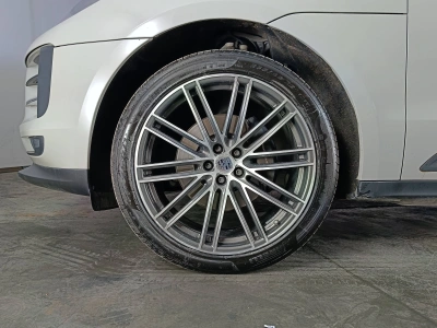 7 - Porsche Macan Cascioli Group