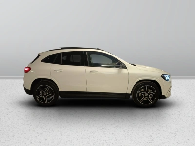 6 - Mercedes-Benz GLA Cascioli Group