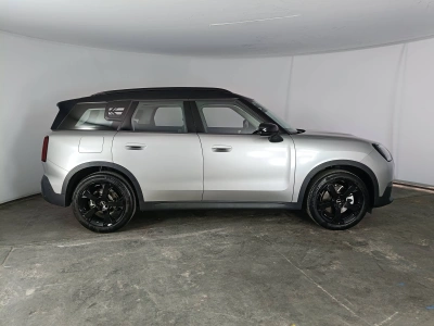 3 - MINI Countryman Cascioli Group
