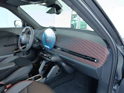 10 - MINI Aceman Cascioli Group