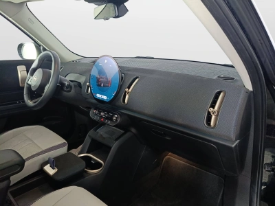 10 - MINI Countryman Cascioli Group