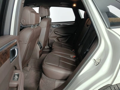 10 - Porsche Macan Cascioli Group