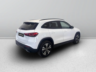 6 - Mercedes-Benz GLA Cascioli Group