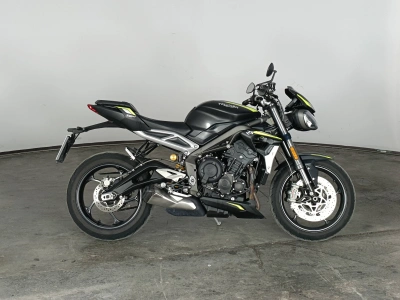 1 - Triumph Street Triple Cascioli Group