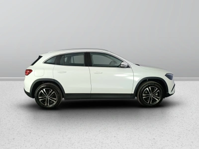 5 - Mercedes-Benz GLA Cascioli Group