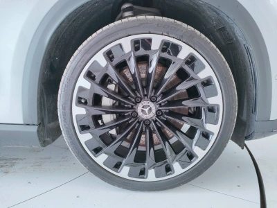 7 - Mercedes-Benz EQE Cascioli Group