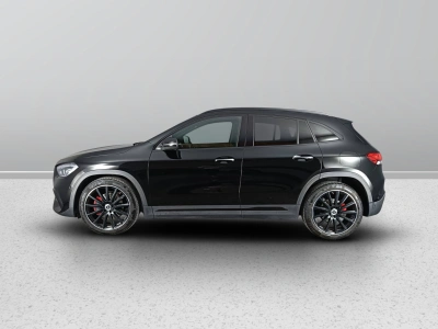 6 - Mercedes-Benz GLA Cascioli Group