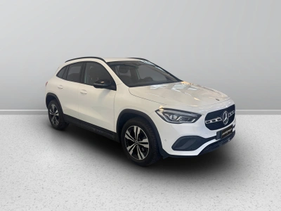 4 - Mercedes-Benz GLA Cascioli Group