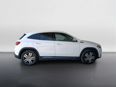 3 - Mercedes-Benz EQA Cascioli Group