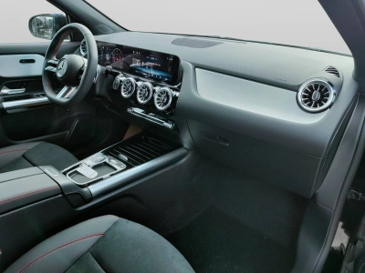 10 - Mercedes-Benz GLA Cascioli Group