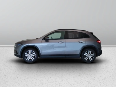 3 - Mercedes-Benz EQA Cascioli Group