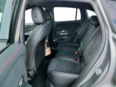 8 - Mercedes-Benz GLA Cascioli Group