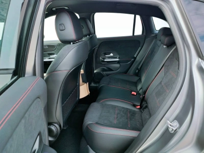 8 - Mercedes-Benz GLA Cascioli Group