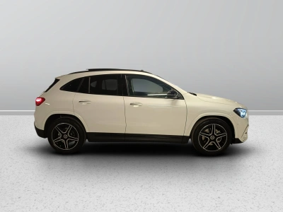 6 - Mercedes-Benz GLA Cascioli Group