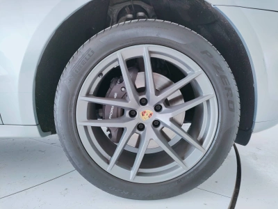 10 - Porsche Macan Cascioli Group