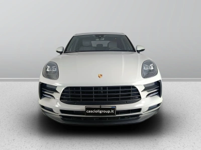 2 - Porsche Macan Cascioli Group