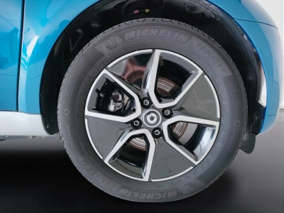 8 - smart fortwo Cascioli Group
