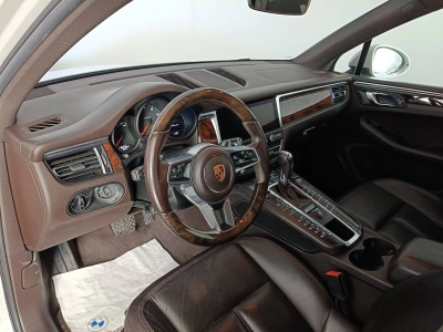 8 - Porsche Macan Cascioli Group