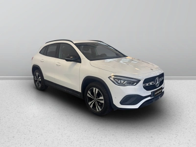 4 - Mercedes-Benz GLA Cascioli Group