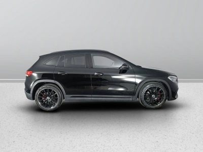 3 - Mercedes-Benz GLA Cascioli Group