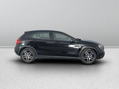 6 - Mercedes-Benz GLA Cascioli Group