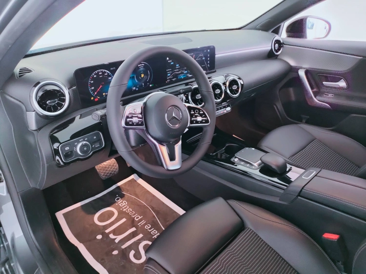 13 - Mercedes-Benz Classe A 180 d Sport Night edition auto