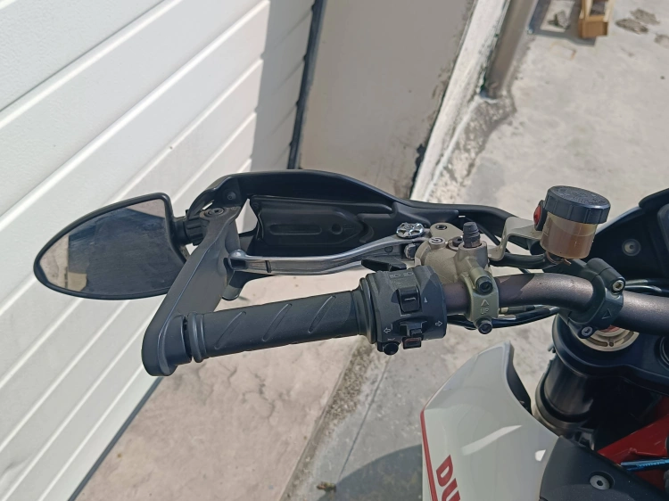 4 - Ducati Hypermotard Hypermotard 1100 Evo SP