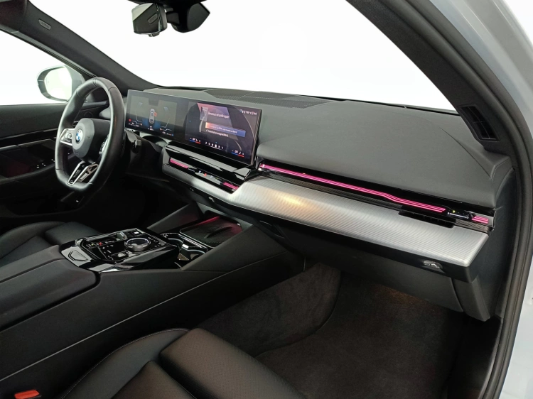 10 - BMW Serie 5 520d Touring 48V xdrive MSport Pro auto