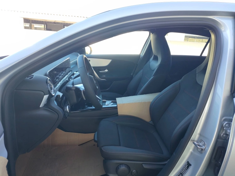 8 - Mercedes-Benz Classe A 180 d Automatic