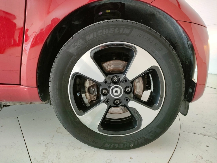 8 - smart fortwo Fortwo eq Passion 22kW