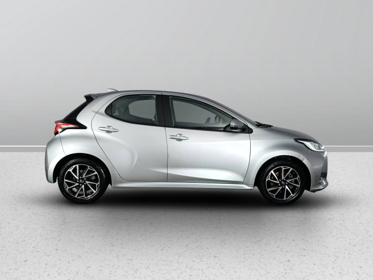 3 - Toyota Yaris TOYOTA Yaris 1.5 Hybrid 5 porte Trend