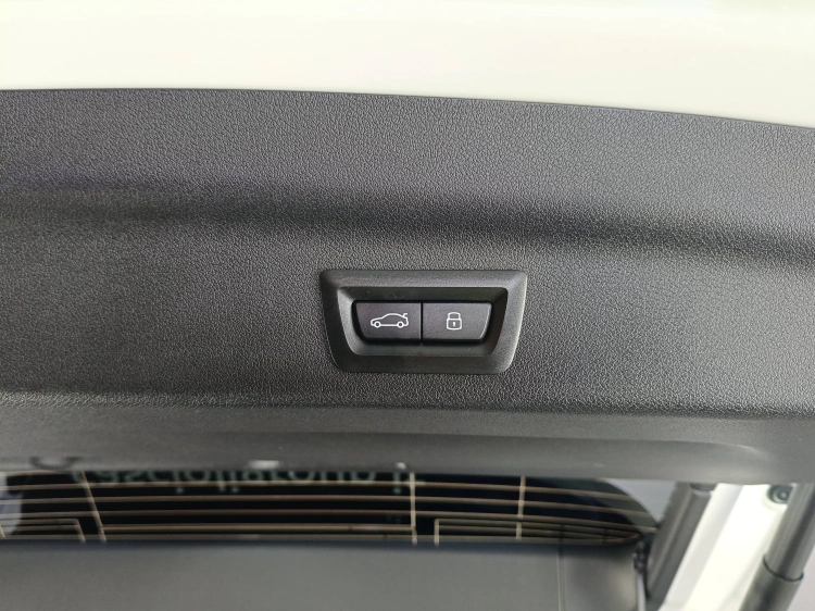 16 - BMW iX1 BMW iX1 eDrive20-Special Edition