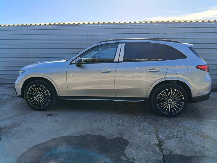 3 - Mercedes-Benz GLC 300 de 4MATIC